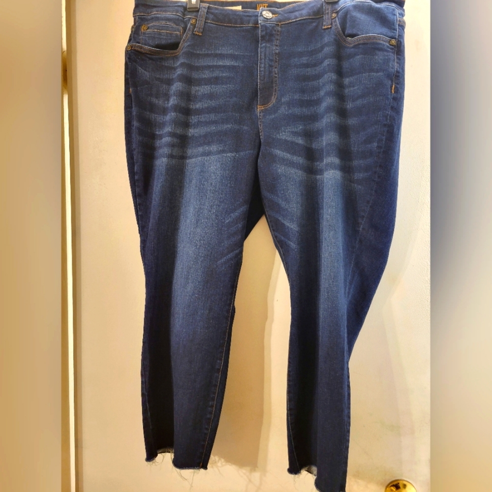 Kut from the Kloth. SZ 20W dark jeans.